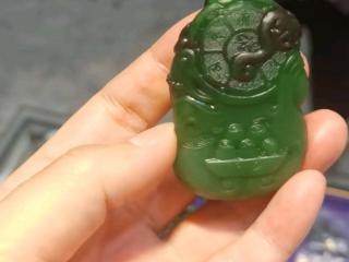 和田玉碧玉新品,精选俄碧老料,红皮艳丽夺目,立体俏色雕刻尽显匠心,玉