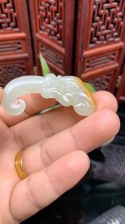 .纯手工精细打磨刚刚完工.原石毛孔清