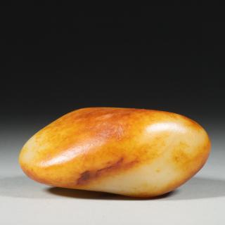 旧藏精品和田玉原石把件 尺寸:长10.6cm宽7.5cm厚4.8cm重553g