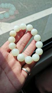 5500入坑和田玉手串,有懂行的给看看吗?