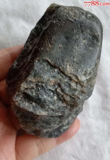 3724和田玉淡墨青花戈壁料原石303克